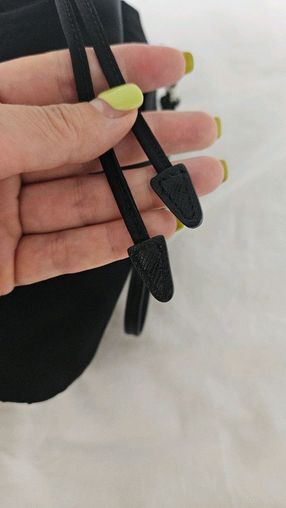 프라다 리나일론 파우치 버킷백 이미지
