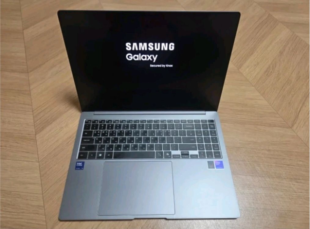 삼성 갤럭시북5프로 32gb 1TB + 256GB 터치모델 이미지