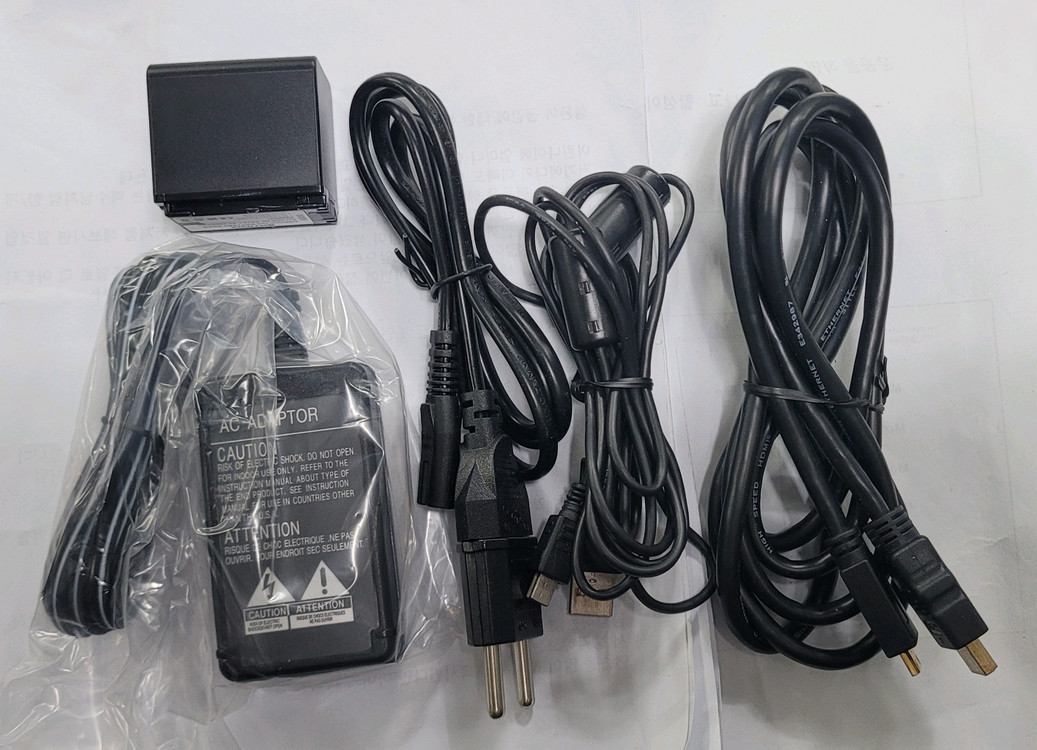 소니 full HD 급 디지탈캠코더 cx550 . 신품동일수준 팝니다. 이미지