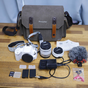 캐논 200D DSLR 카메라 18-55mm 렌즈, 40mm 렌즈 600컷 신동품 이미지