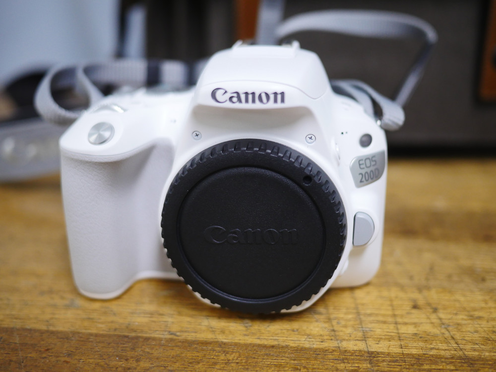 캐논 200D DSLR 카메라 18-55mm 렌즈, 40mm 렌즈 600컷 신동품 이미지