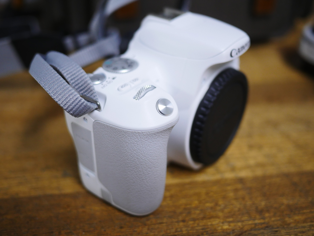 캐논 200D DSLR 카메라 18-55mm 렌즈, 40mm 렌즈 600컷 신동품 이미지