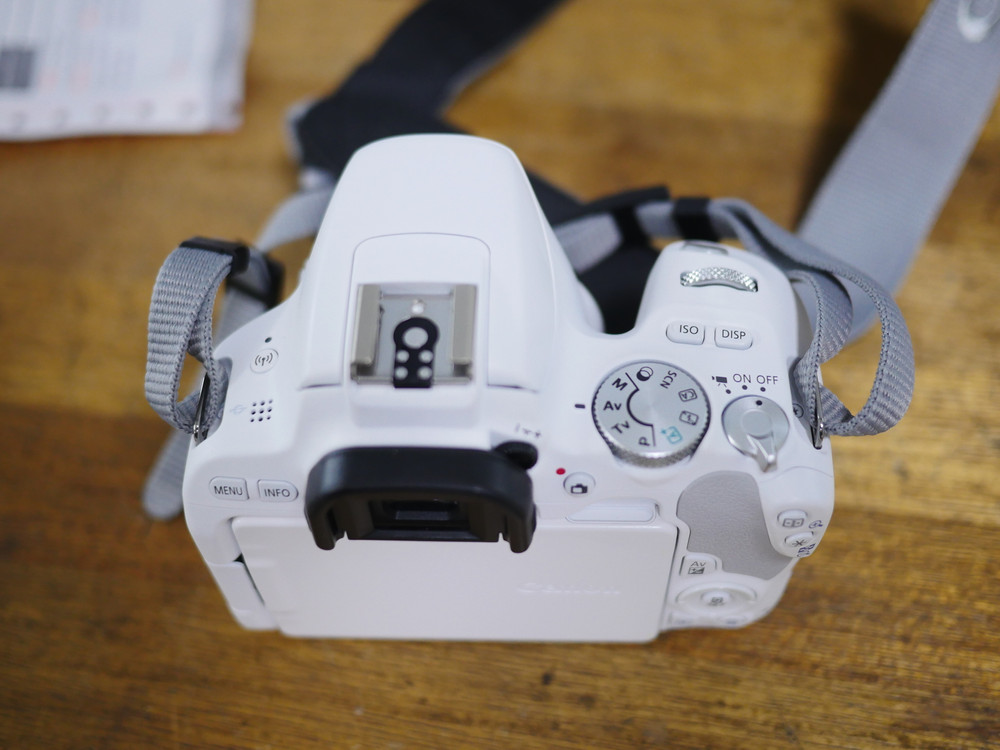 캐논 200D DSLR 카메라 18-55mm 렌즈, 40mm 렌즈 600컷 신동품 이미지