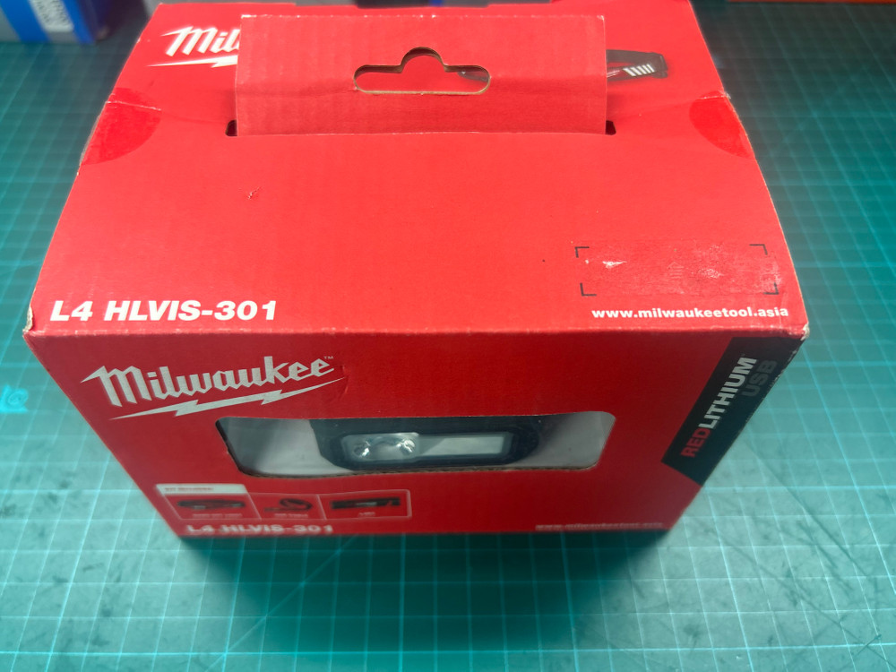 밀워키 L4 HLVIS-301 USB 충전식 LED 헤드랜턴 4V 3.0Ah 헤드라이트 이미지