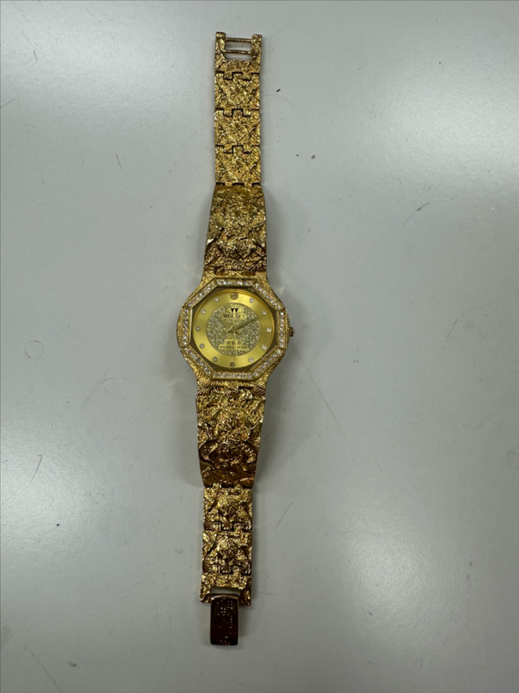 빈티지 월시 WOLSEY 18K GOLD CROWN 남성 쿼츠 시계 팝니다 상품 정보• 브랜드/모델명: 월시 이미지