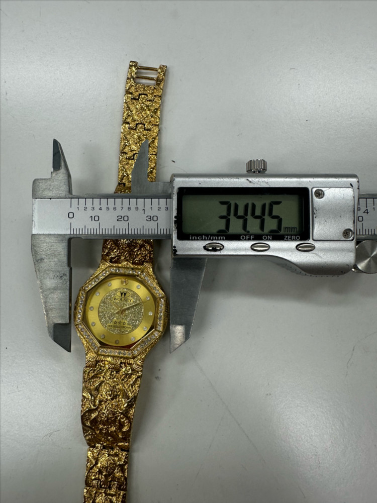 빈티지 월시 WOLSEY 18K GOLD CROWN 남성 쿼츠 시계 팝니다 상품 정보• 브랜드/모델명: 월시 이미지
