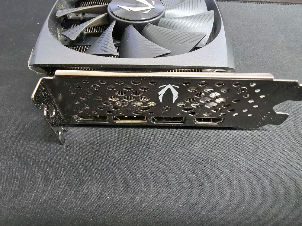 [벌크] 조택(ZOTAC) RTX 4070 트윈에지 OC D6X 12GB 이미지