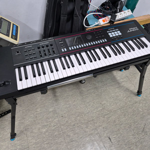 롤랜드 JUNO D6 신디사이저 61건반 이미지