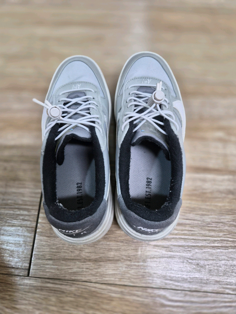 나이키 AF1 로우 라이트 그레이 235 이미지