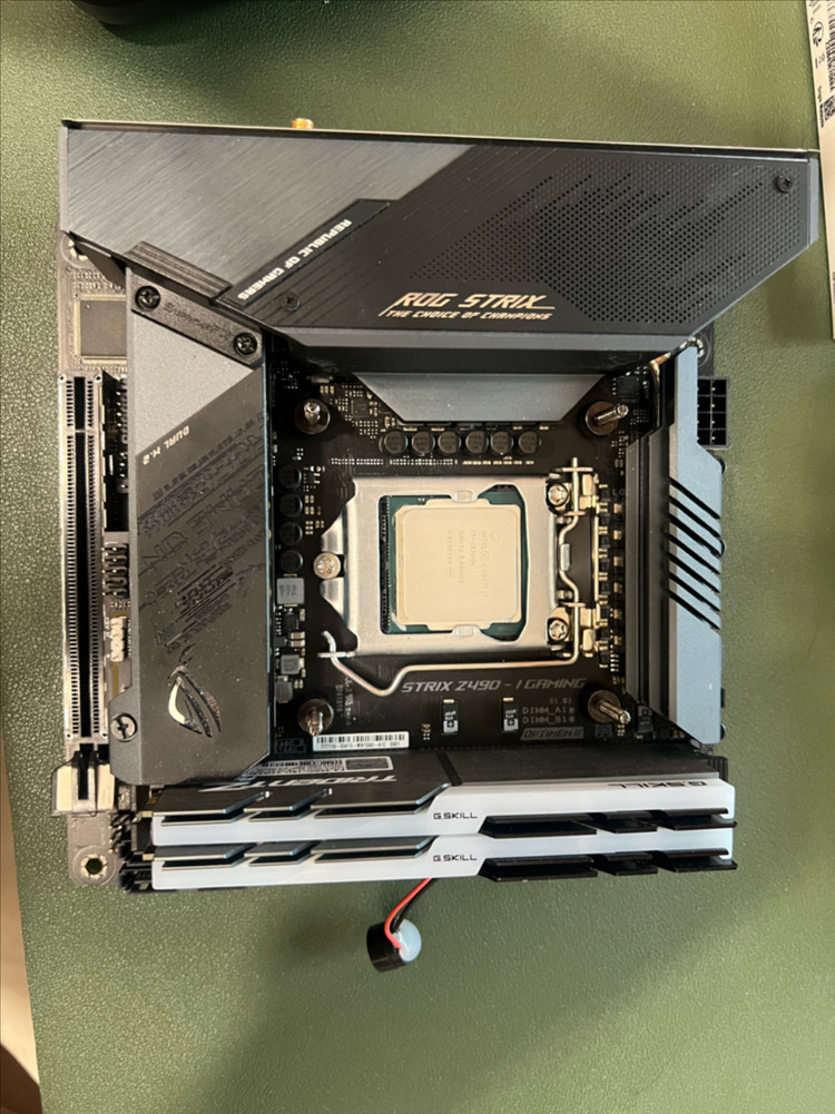 인텔CPU I7-10700K 아수스Z490 ITX메인보드 이미지
