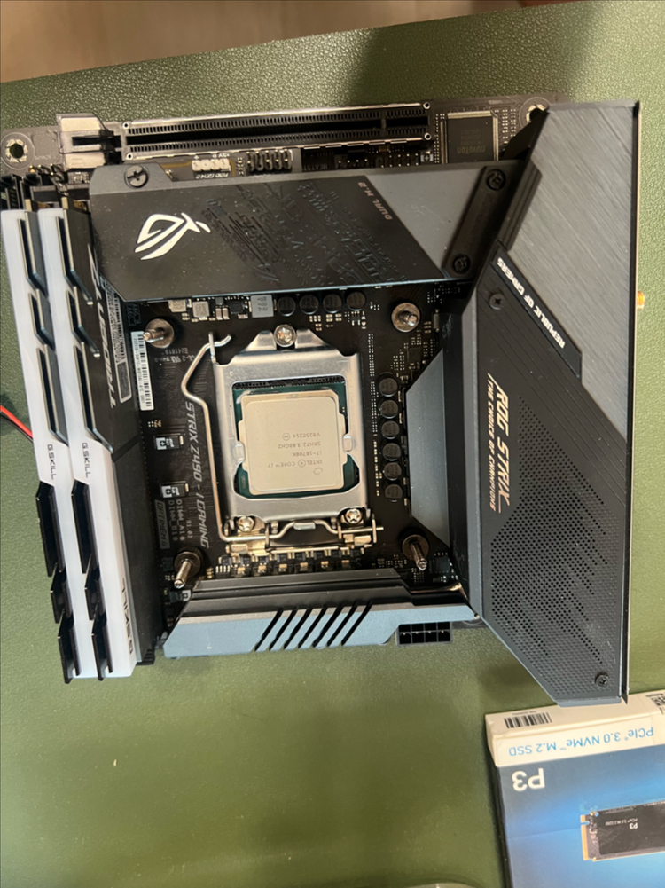 인텔CPU I7-10700K 아수스Z490 ITX메인보드 이미지