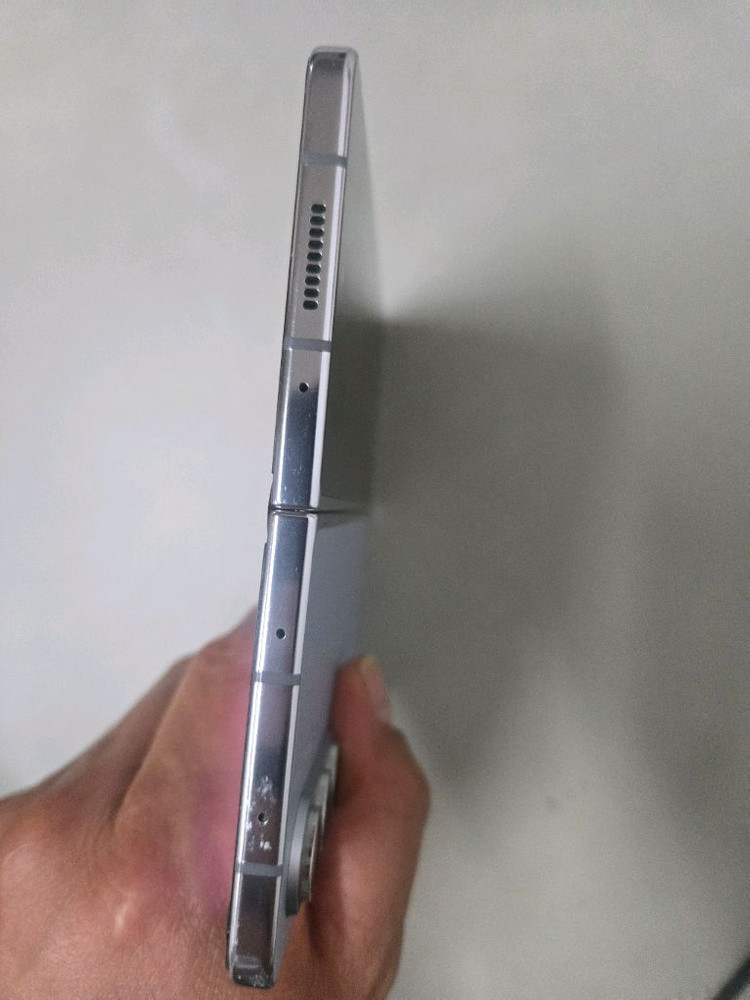 폴더블 스마트폰 256GB 액세사리포함 이미지