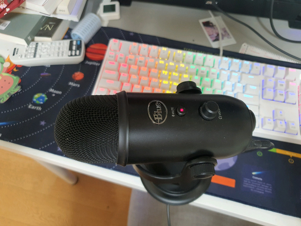 로지텍 블루 예티 USB 콘덴서 마이크 블랙 팝니다. 이미지