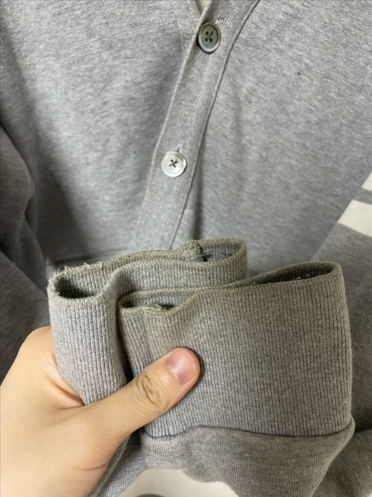 [3] 톰브라운 그레이 사선완장 코튼 가디건 이미지