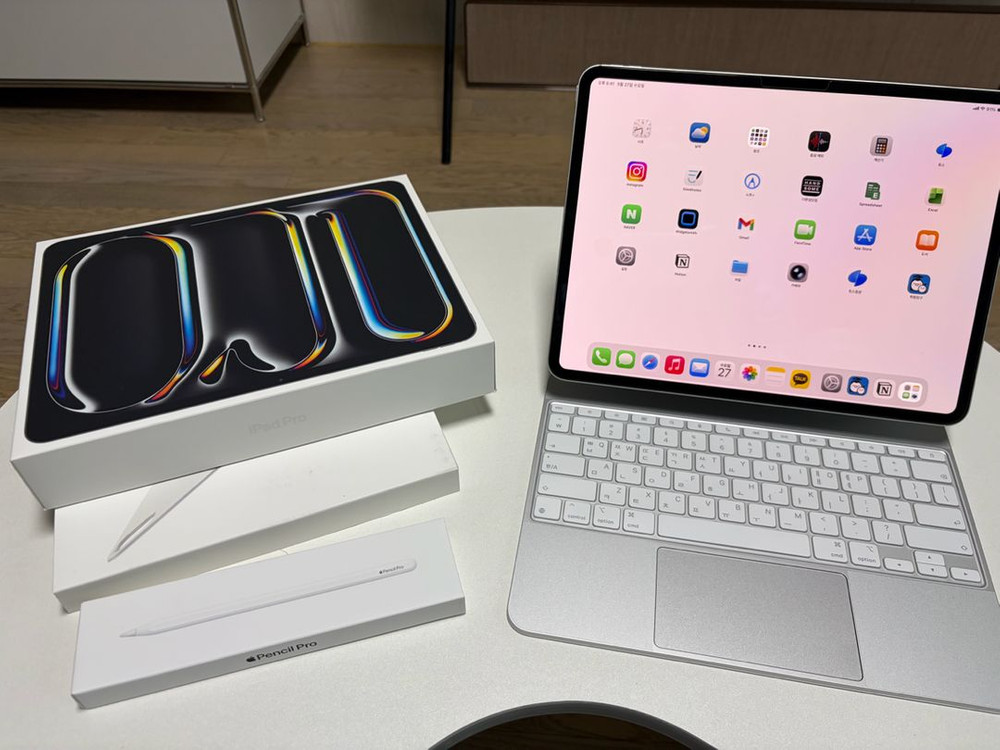애플 2025 아이패드 프로 13(M5) 셀룰러 256GB, 매직키보드, 애플펜슬프로 이미지
