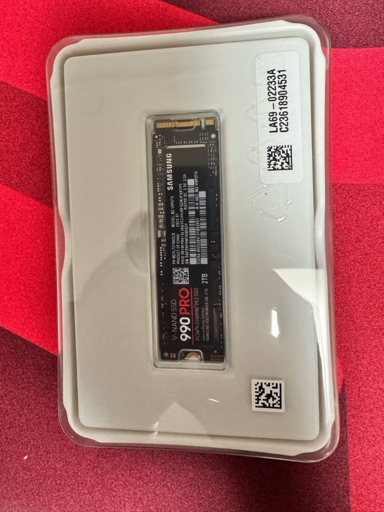 삼성 990PRO M.2 NVMe SSD 2TB 이미지