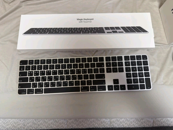 맥미니 m4, 512GB + 키보드(터치id), 트랙패드, 마우스 올블랙 세트 이미지