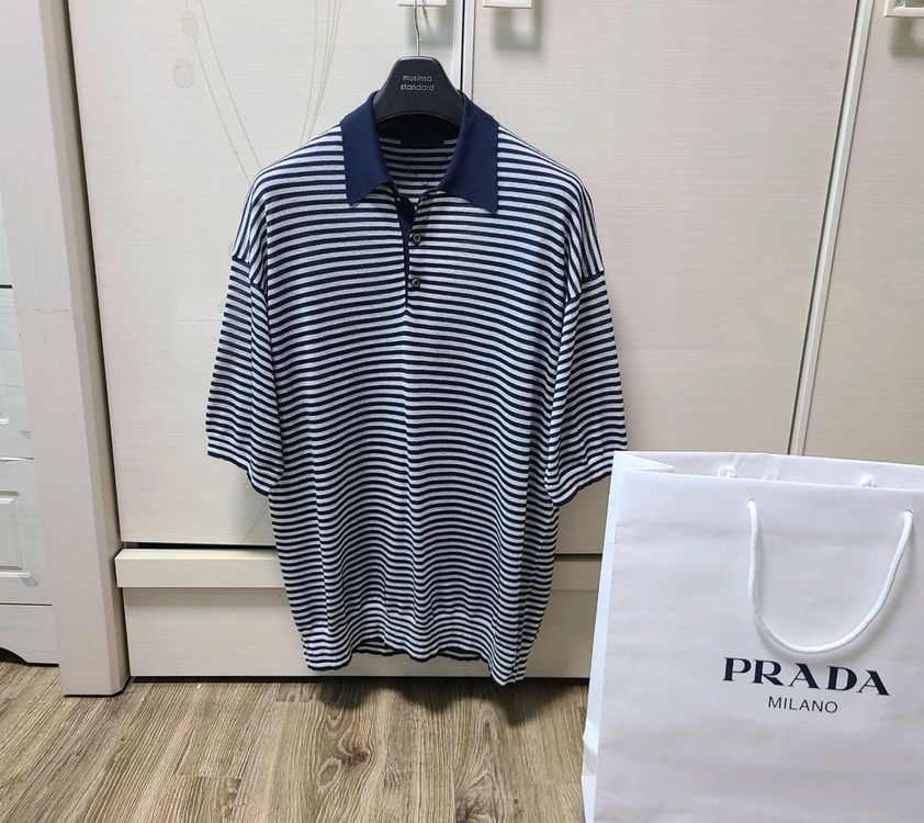 프라다 오버핏 카라 반팔티 맨투맨자켓패딩루이비통프라다디올셀린느톰브라운몽클레어스톤아일랜드에르메스준지 이미지