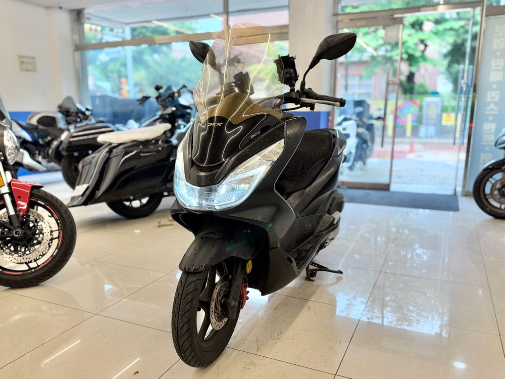 묻따100 / 18년식 PCX125 / 65,XXXkm / 차량 판매합니다 이미지