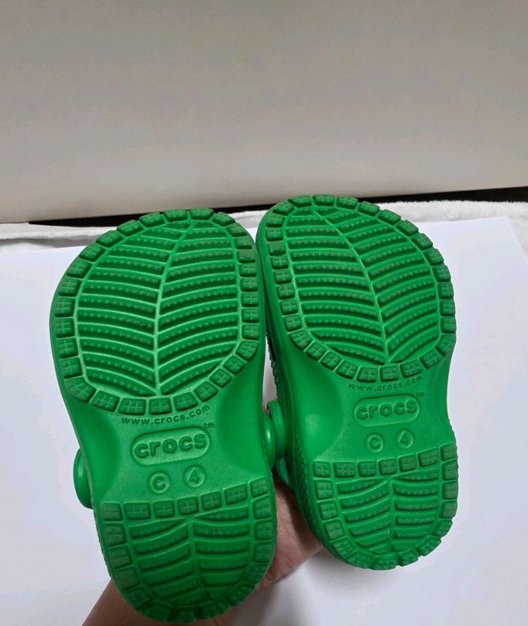 크록스키즈 C4 유아샌들 이미지