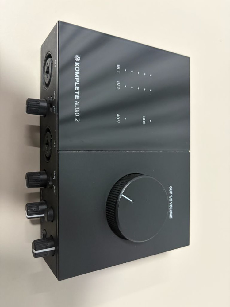 ni komplete audio2 오디오 인터페이스 이미지