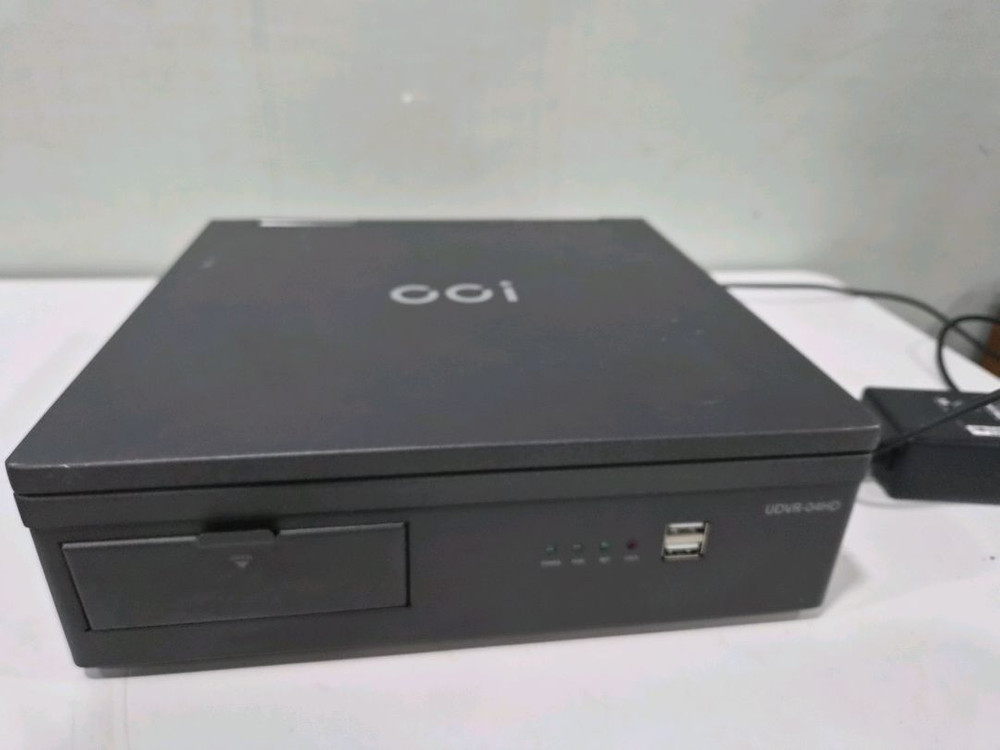 CCI 노트북형 4채널 CCTV 녹화기 풀세트 (Laptop UDVR-04HD) / 2TB 하드 포함 이미지