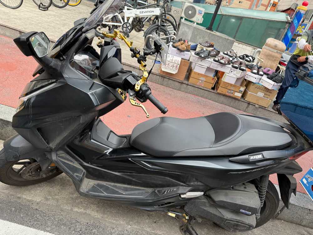 혼다 포르자350 2024년식 37,200km 이미지