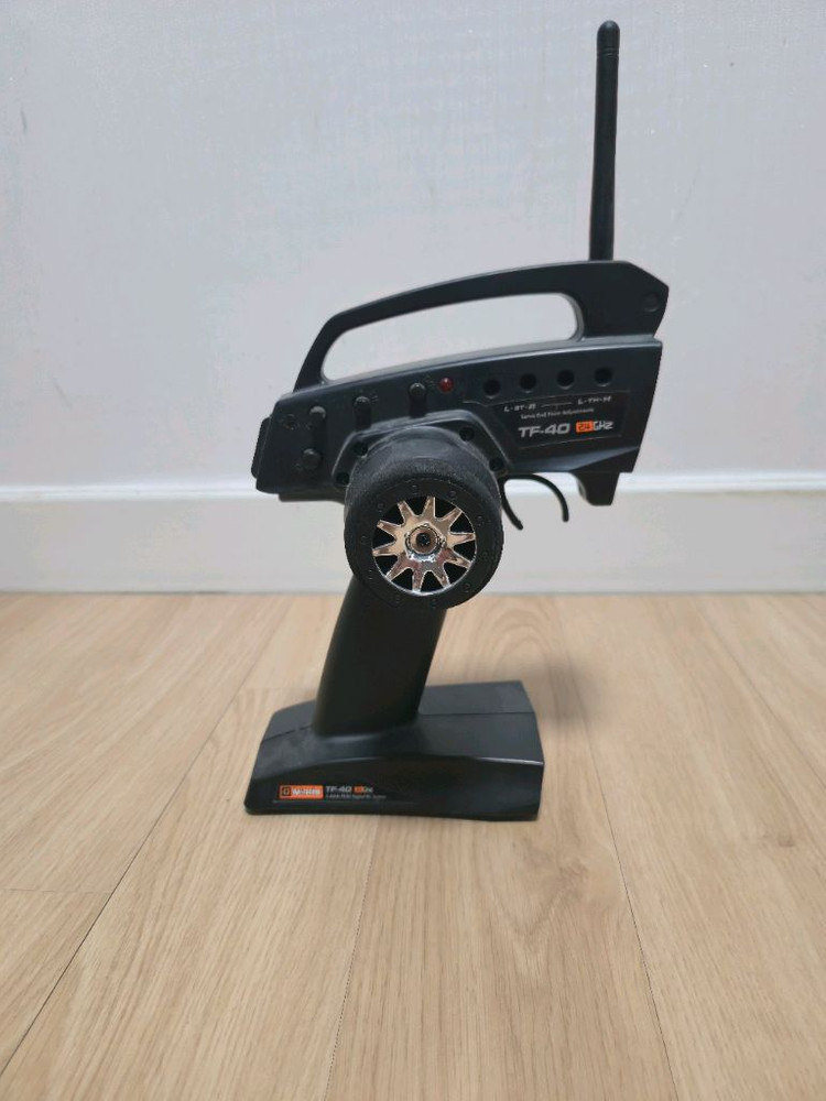 후타바 TF-40 2.4GHz RC카 조종기 이미지