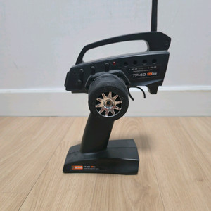 후타바 TF-40 2.4GHz RC카 조종기 이미지