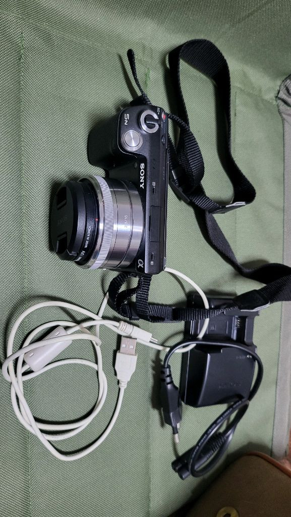미러리스 카메라 소니 nex-5n 16mm 이미지