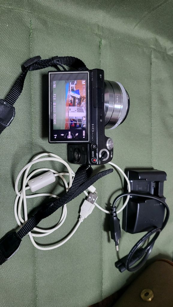 미러리스 카메라 소니 nex-5n 16mm 이미지