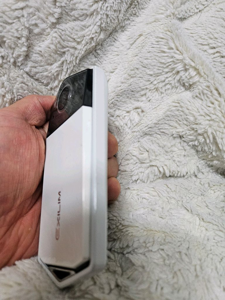 카시오 ex-tr70 레트로 디카 디지털카메르 이미지