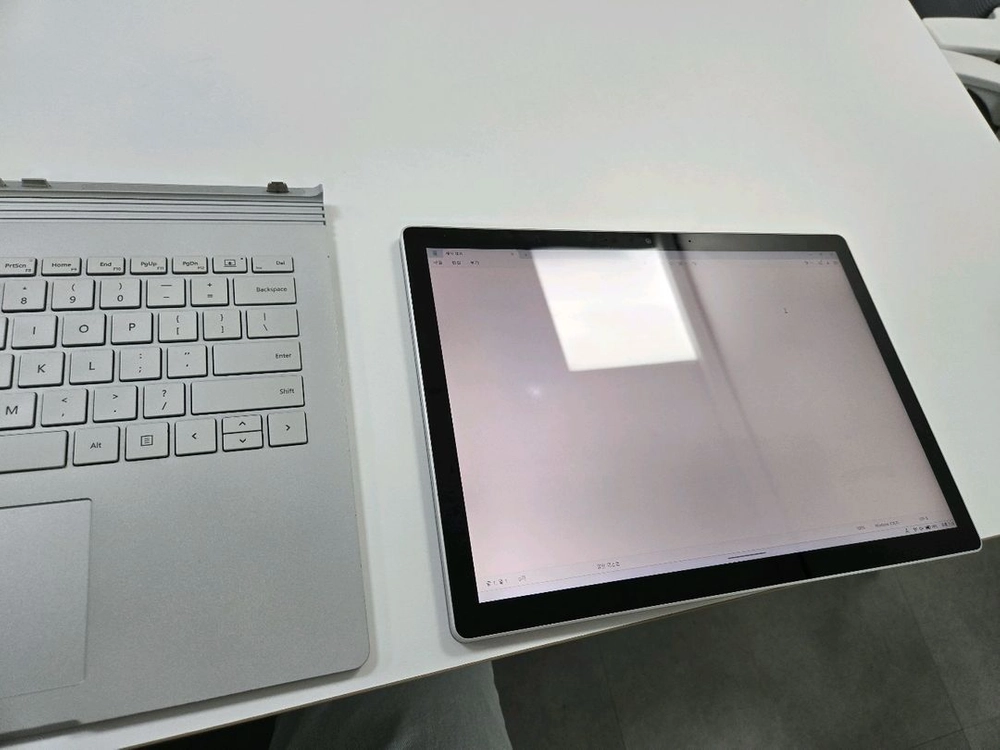 서피스 북3 13.5인치 2 in 1 노트북 태블릿 이미지
