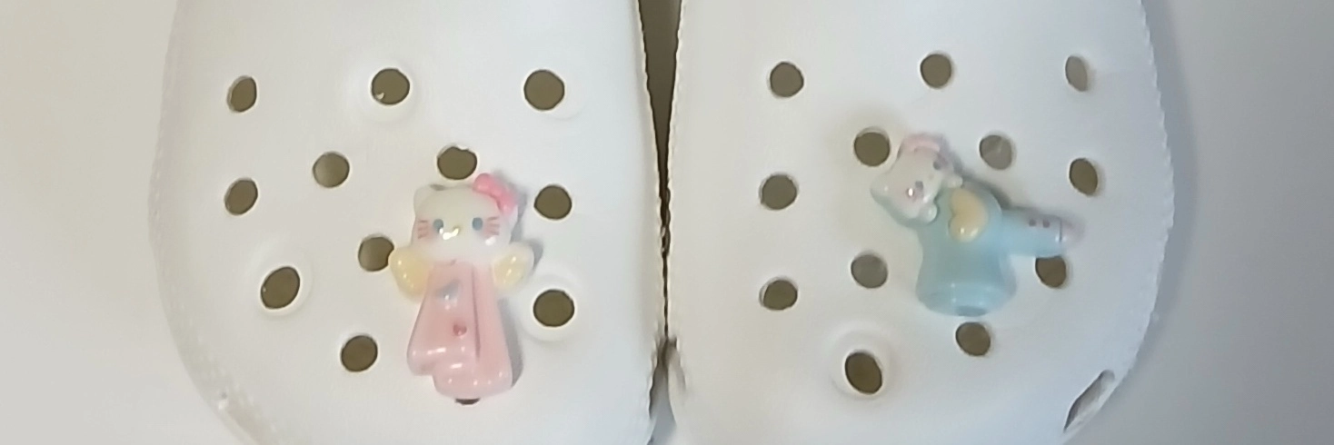 크록스정품 C8 150 클래식클로그 키티 지비츠포함 이미지