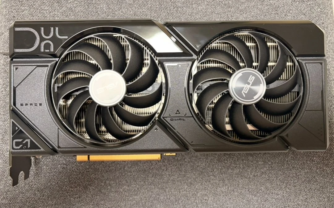 아수스 RX 7900 GRE OC Edition 16GB GDDR6 이미지