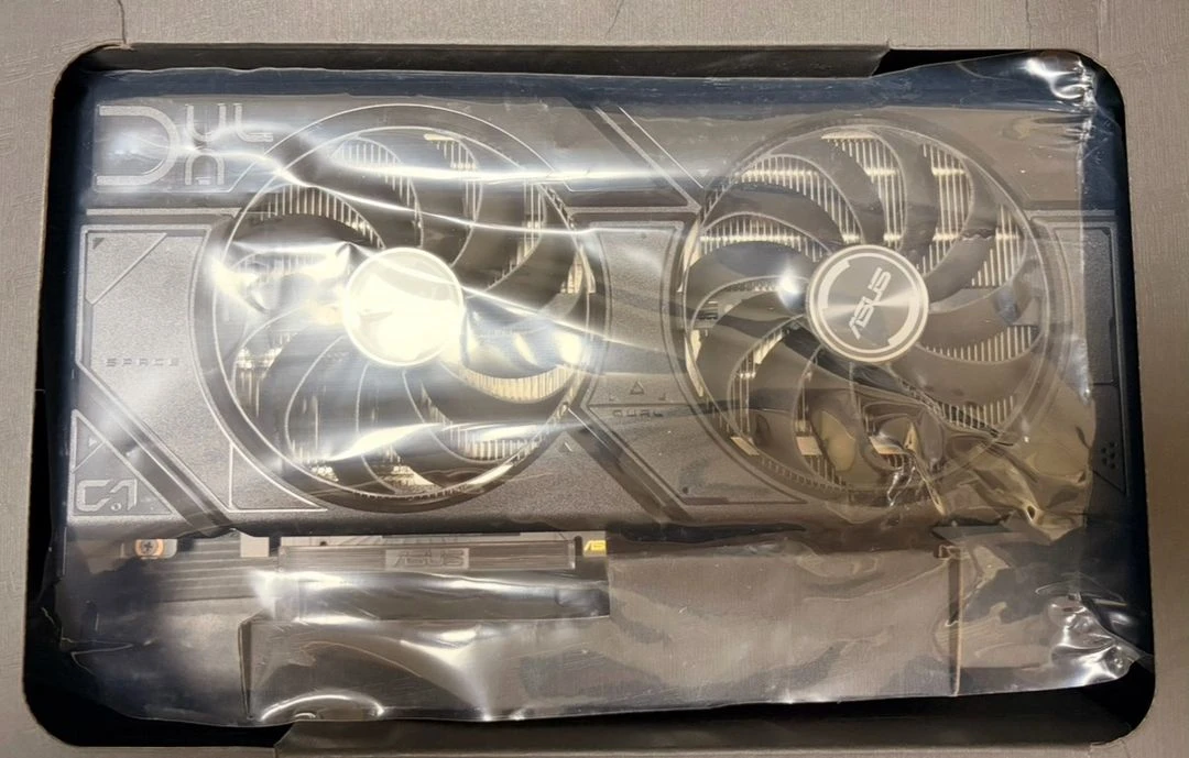 아수스 RX 7900 GRE OC Edition 16GB GDDR6 이미지