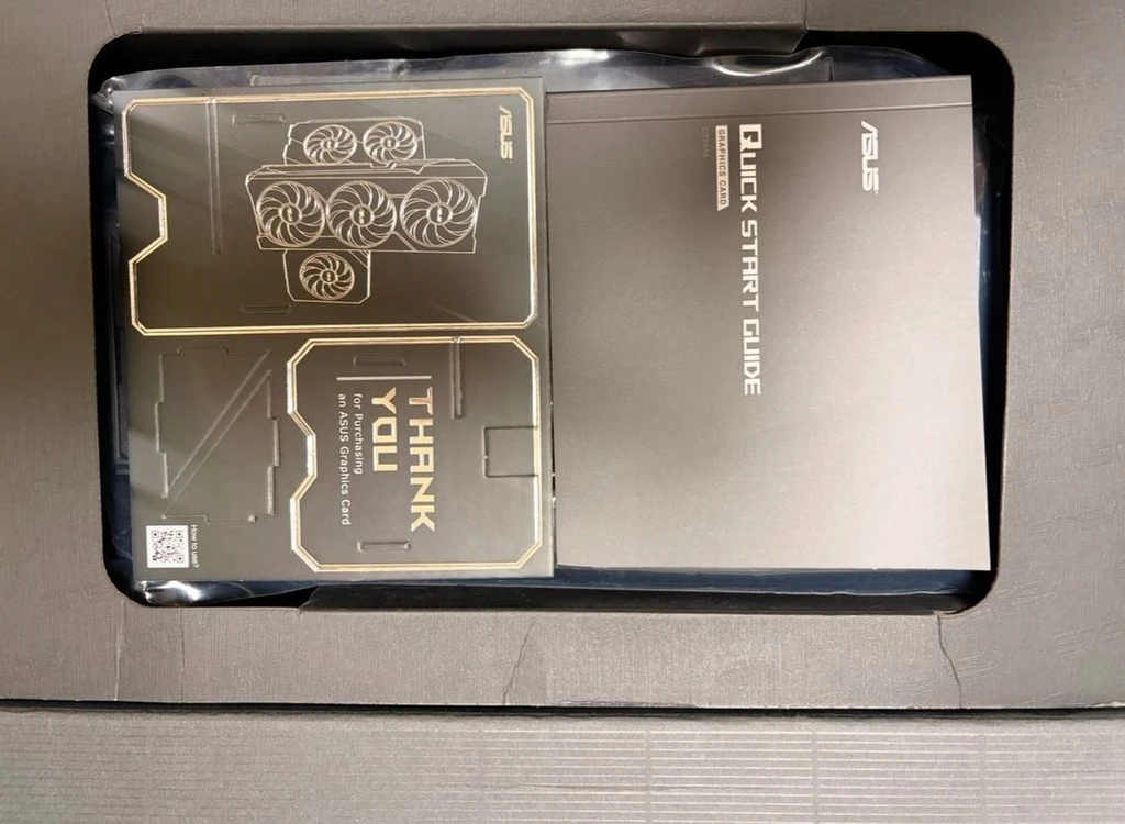 아수스 RX 7900 GRE OC Edition 16GB GDDR6 이미지