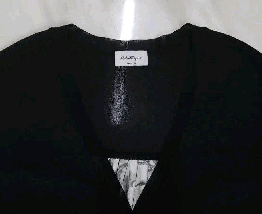 [최고급 이태리산 여성용] 페레가모 니트 가디건 M 루이비통 샤넬 구찌 펜디 프라다 에르메스 디올 버버리 몽클레어 이미지