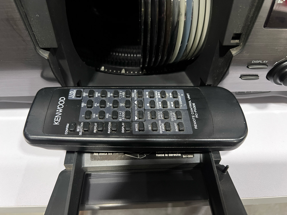 Kenwood CD 200장 쥬크박스 이미지