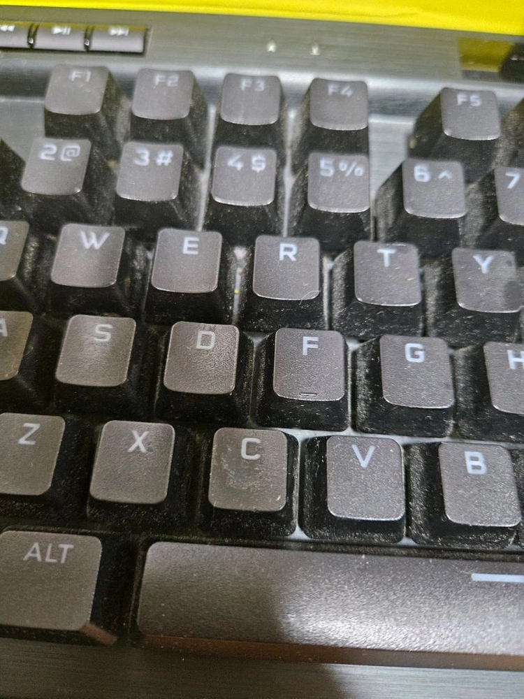 커세어 k70 RGB TKL 게이밍 키보드 적축 풀윤활 이미지