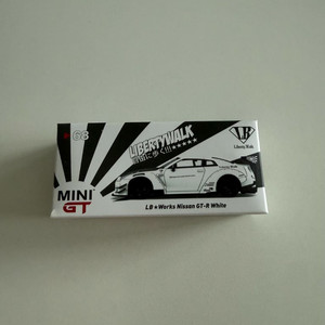 MINI GT 리버티워크 닛산 GTR 핫휠 미니지티 68 이미지