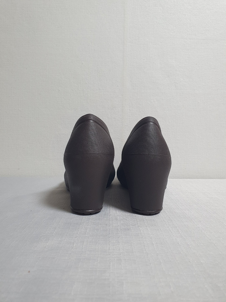 크록스 캡 토 웨지 슬립온 딥 브라운 250mm 이미지