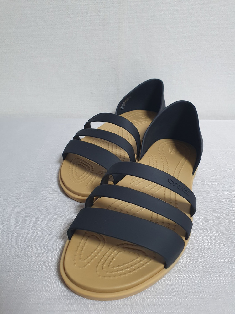 크록스 툴룸 오픈 플랫 샌들 블랙 탄 230mm 이미지