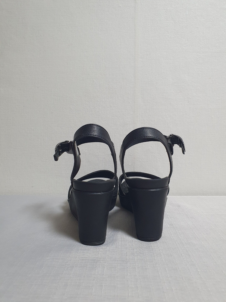 크록스 레이2 앵클 스트랩 웨지 샌들 블랙 240mm 이미지