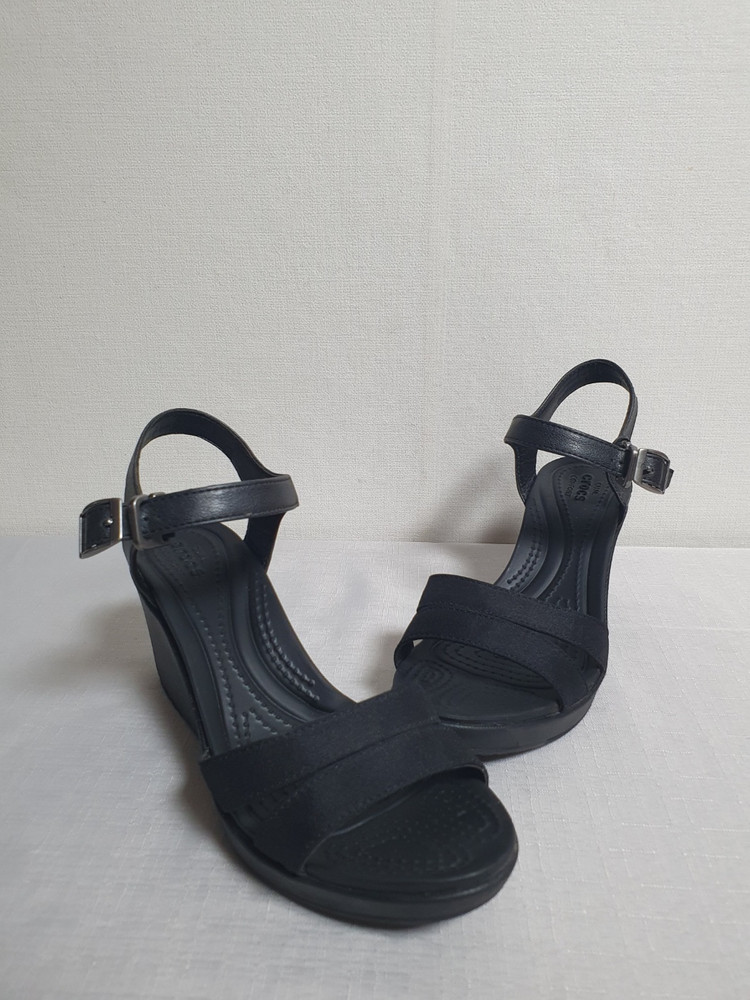 크록스 레이2 앵클 스트랩 웨지 샌들 블랙 240mm 이미지