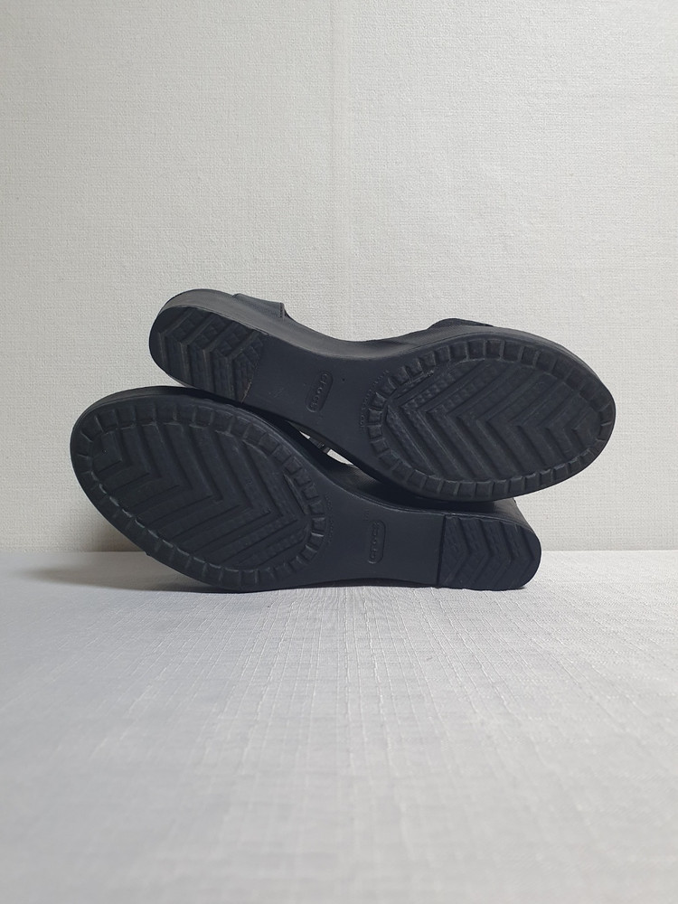크록스 레이2 앵클 스트랩 웨지 샌들 블랙 240mm 이미지