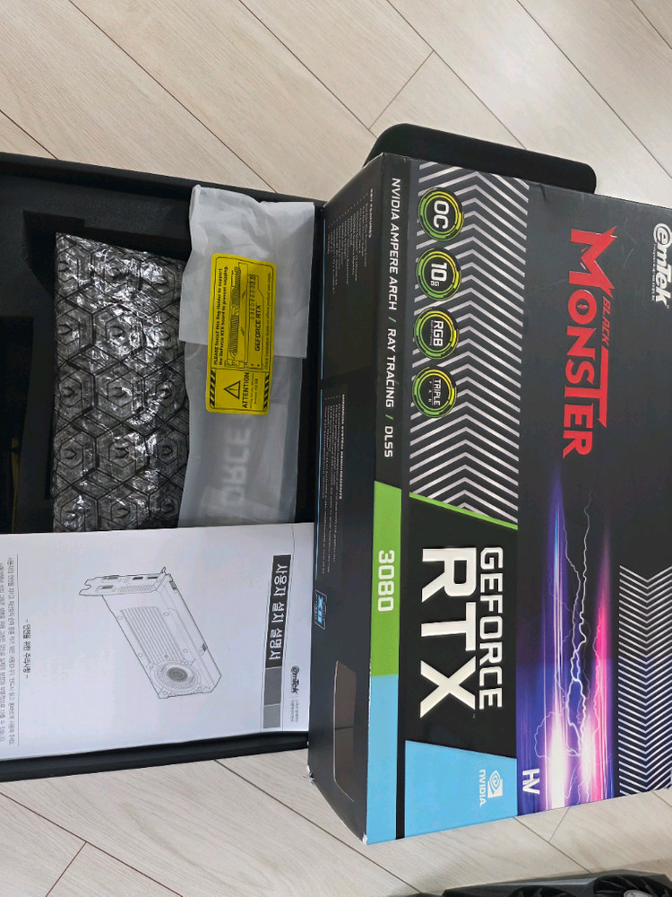 이엠텍 RTX3080 블랙몬스터 OC 이미지