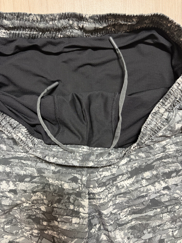 1회착용)Lululemon.남성반바지.남성운동복.헬스.러닝.기능성바지.룰루레몬.반바지.XL.XXL.크로스핏 이미지