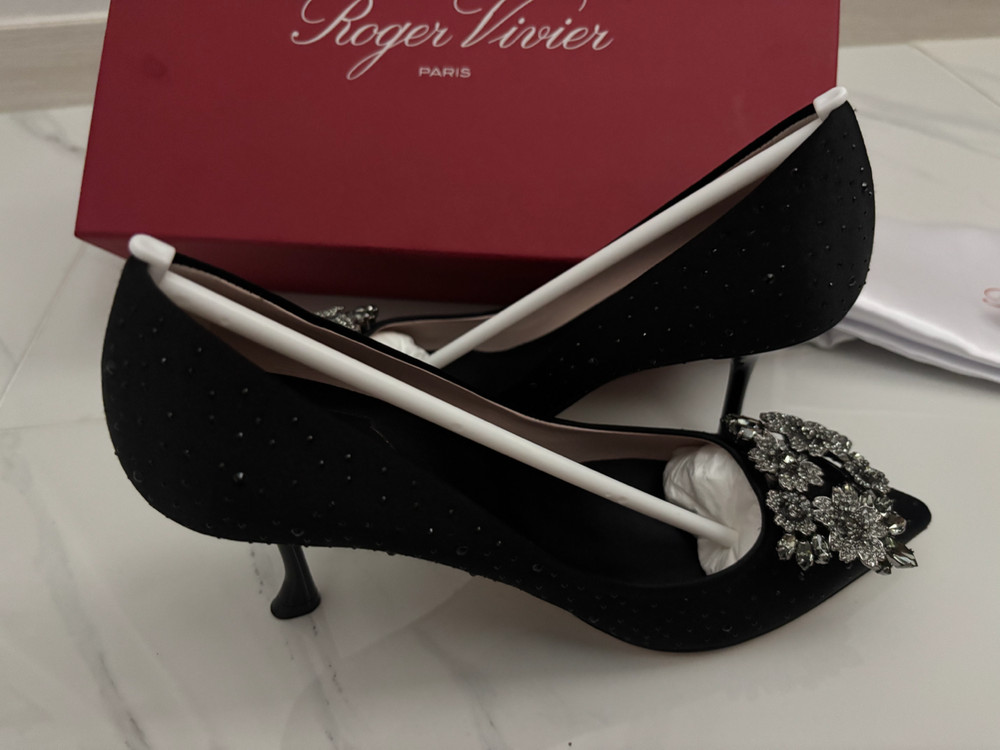 로저비비에 Roger vivier 펌프스 구두 이미지