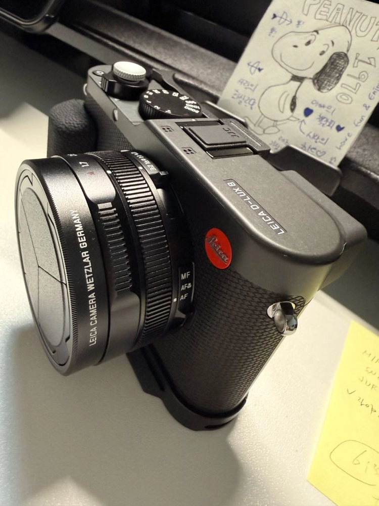 라이카 leica D lux8 신품급 판매합니다 (26년3월30일 정식구매) 구성품만 66만원어치 이미지